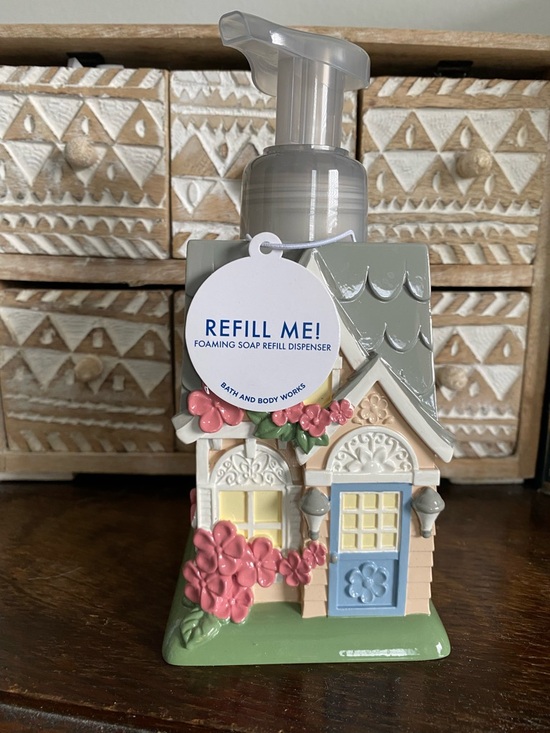 Bath & Body Works Other - Bath & Body Works Cottage Foaming Soap Dispenser - Pastel House